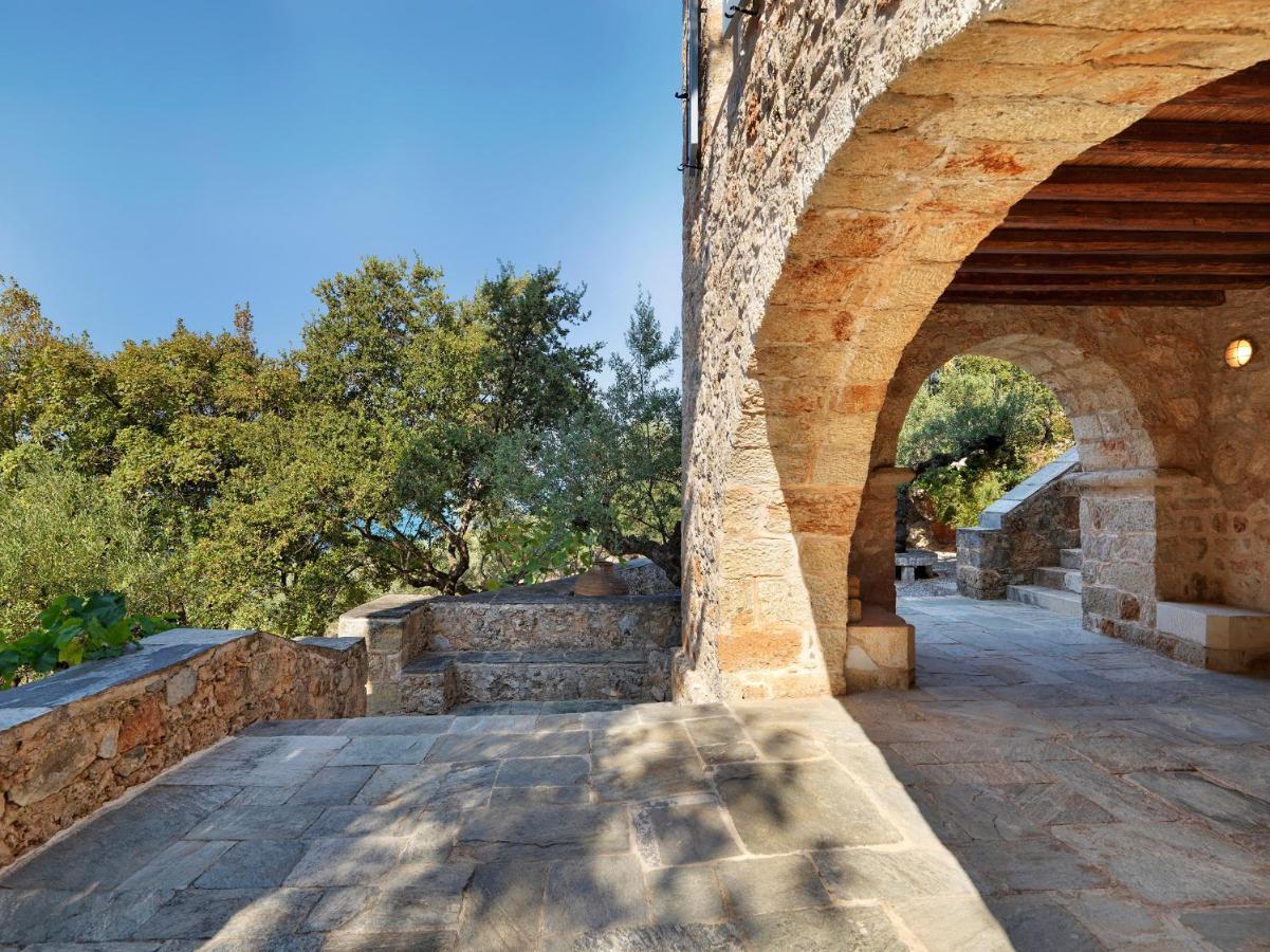 Patrick & Joan Leigh Fermor House Bed and Breakfast Kardhamili Exteriör bild